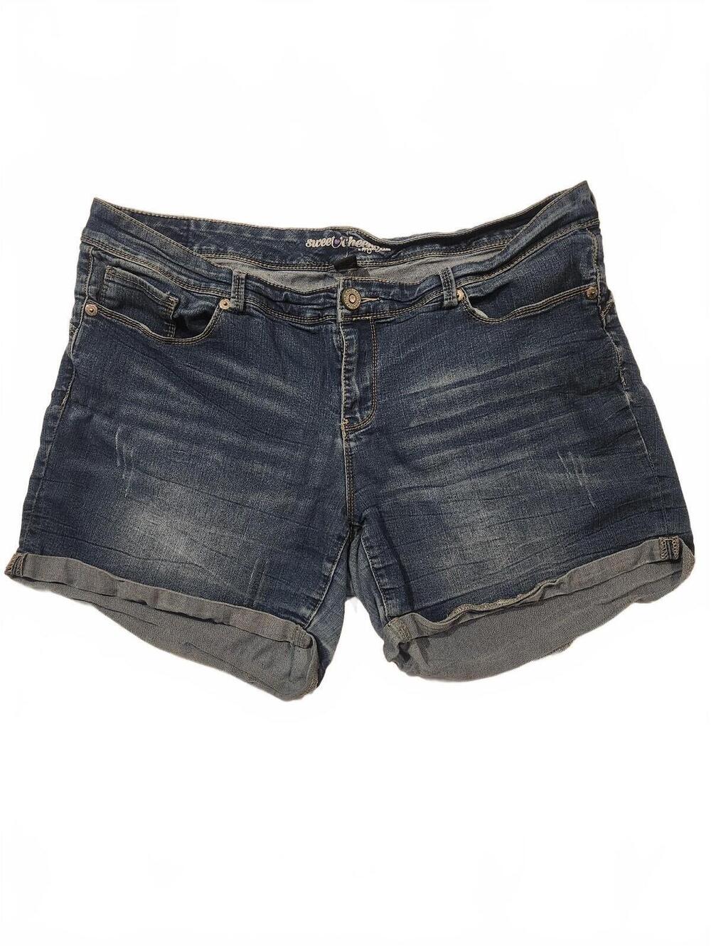 Sweet Cheeks by Ariya Med Wash Denim Shorts. Womens Size 20 9.5 rise 6 in inseam